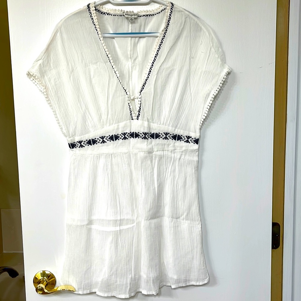 Woman swimsuit cover up white size M